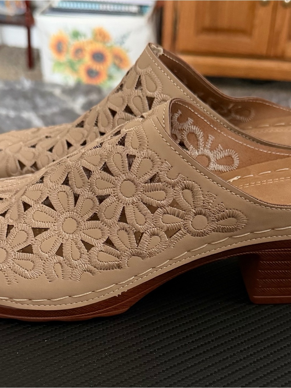 Women’s Beige Floral Cutout Slip-On Heel Mules